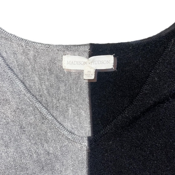 Madison Hudson Color Block Knit Pull Over Sweater - Picture 4 of 4